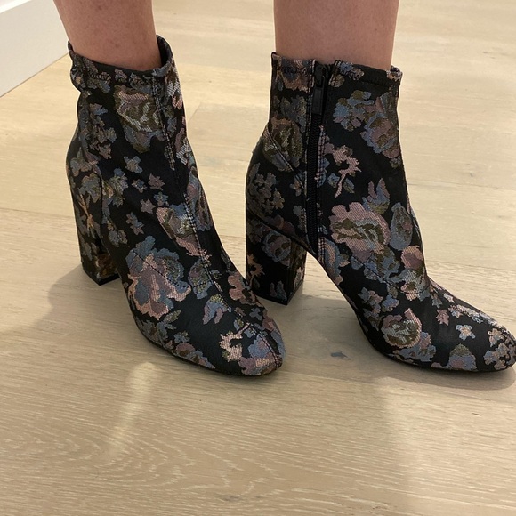 Worn once! Kenneth Cole Reaction ankle boots “Time for Fun” - Picture 9 of 9